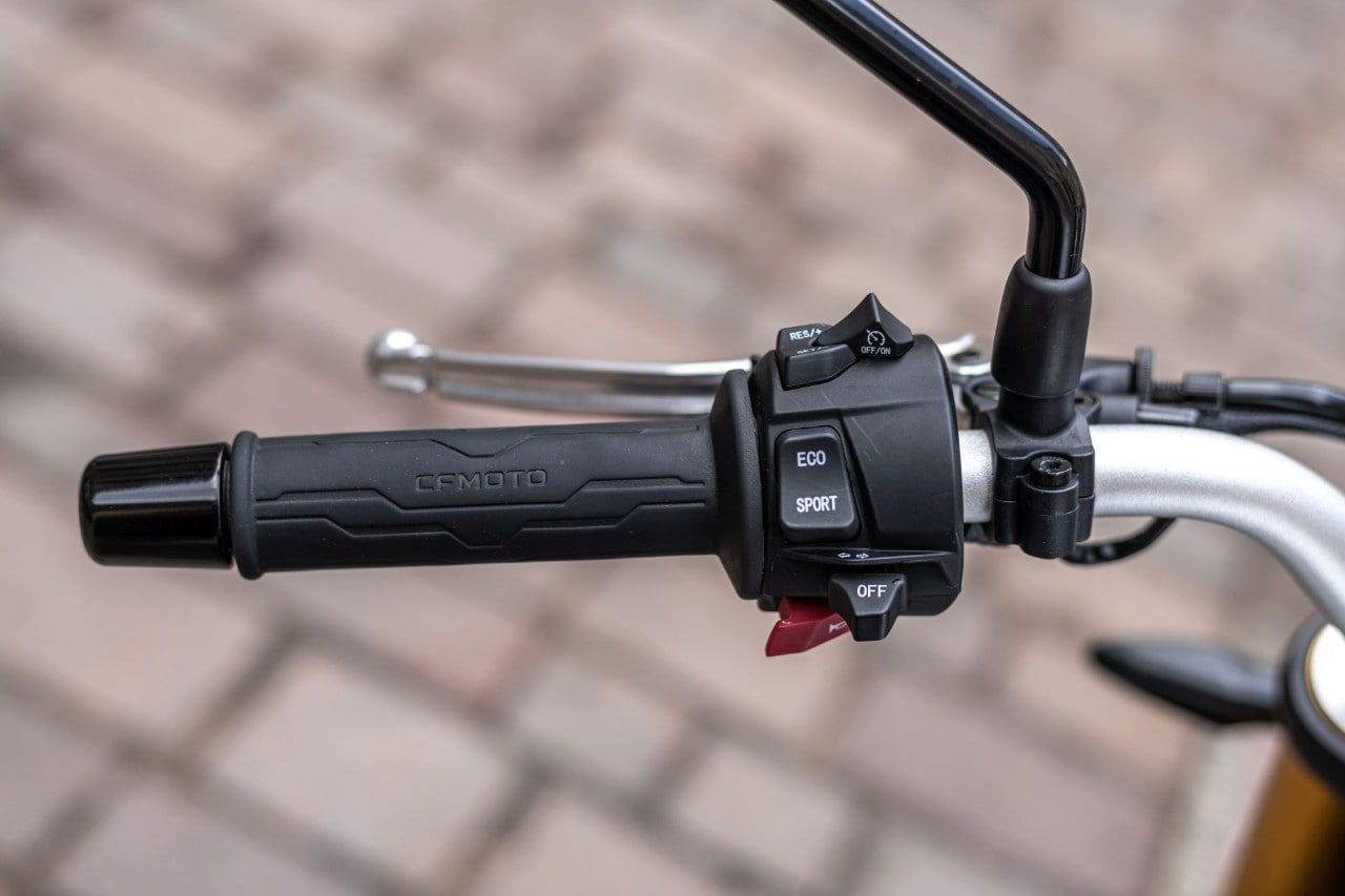 Benelli Leoncino 800 VS CFMOTO 700CL-X Heritage: prova a prendermi!